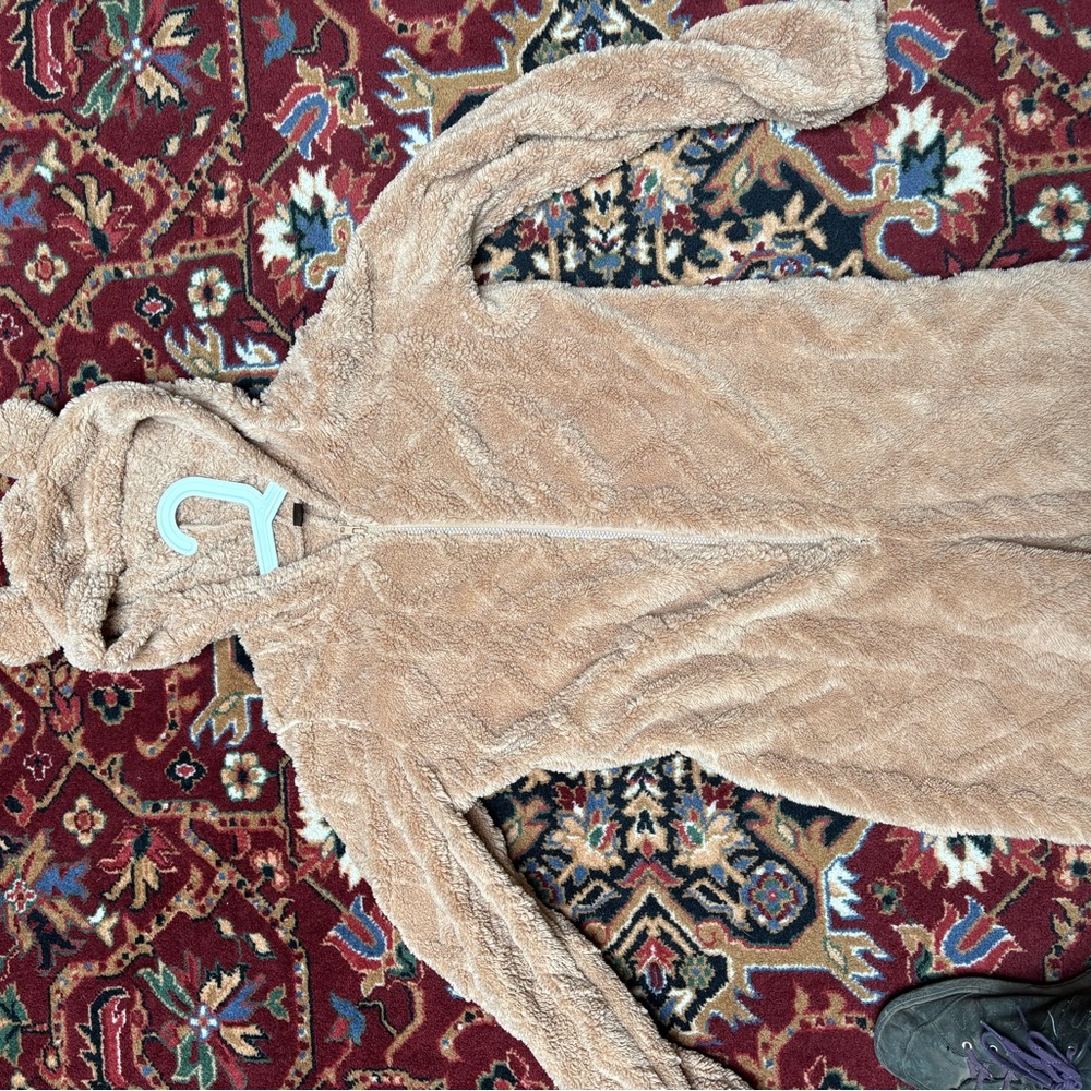 Tan soft onesie - Picture 4 of 9